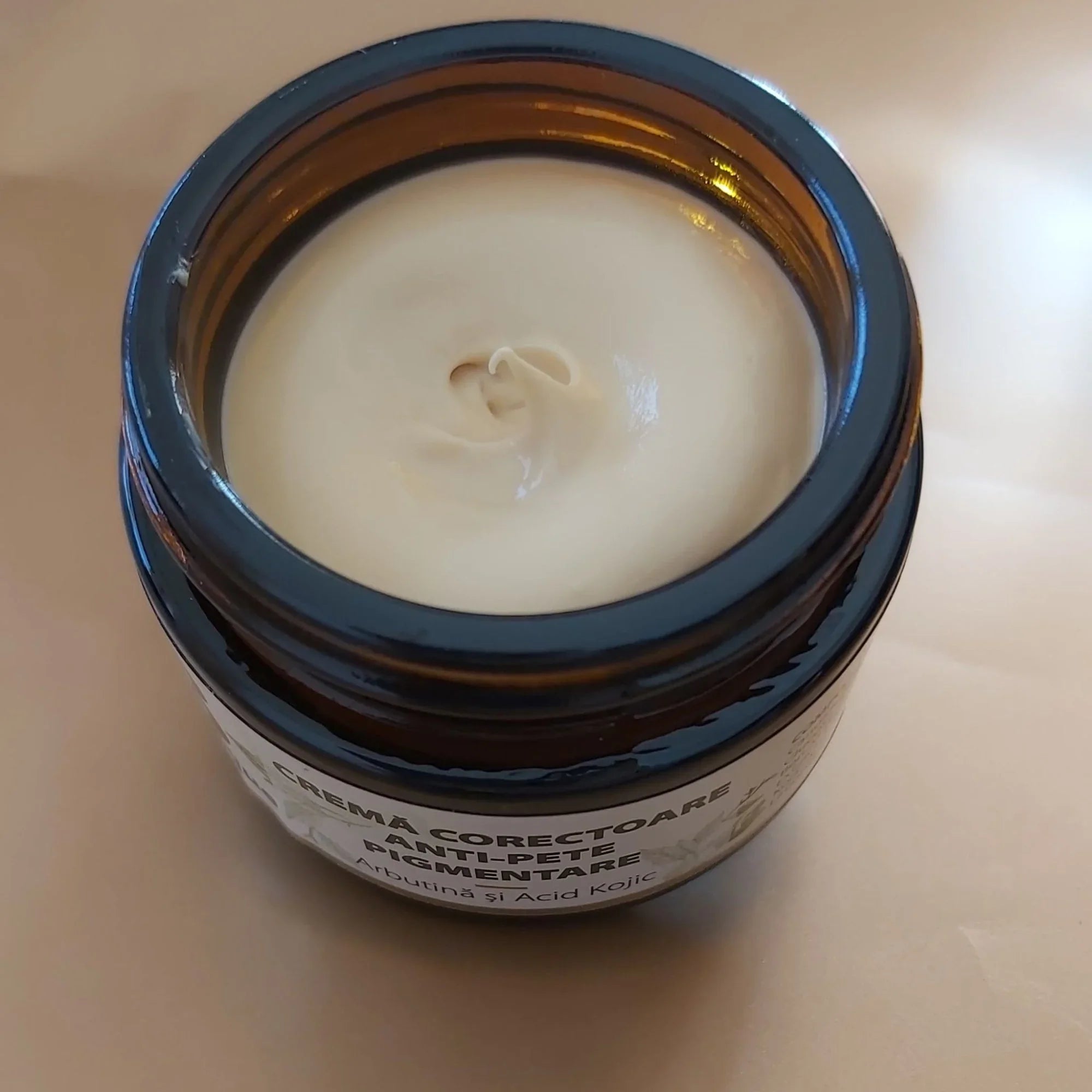 Cremă Anti-Pete Pigmentare cu efect de reducere și stopare a petelor inestetice - BioUnique